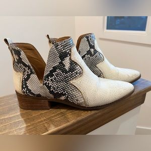 Lucky Brand Leymon Leather Cutout Ankle Bootie